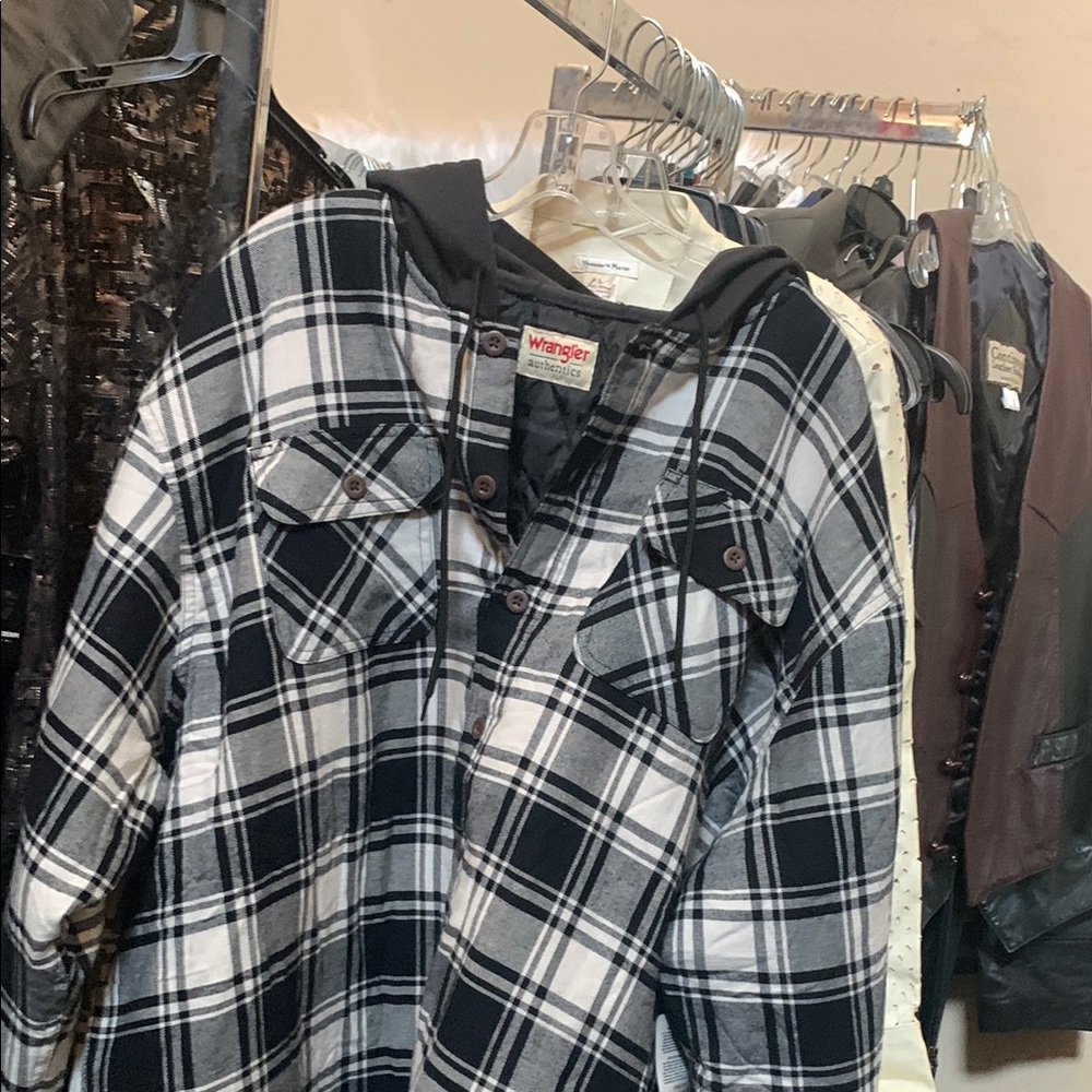 Wrangler Plaid Hooded Jacket in Black and White